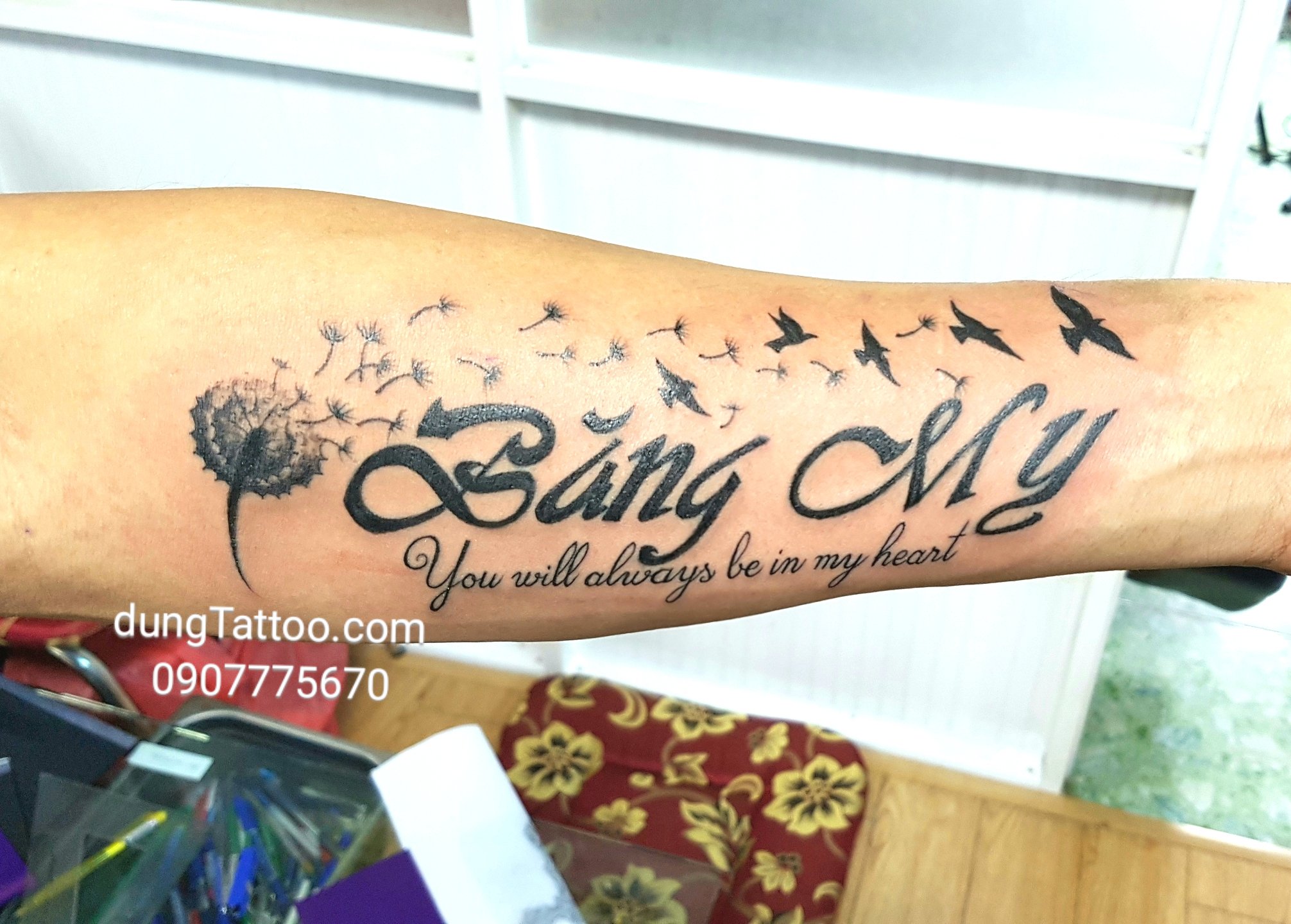 hình xăm chữ tên hoa bồ công anh dũng thực hiện 0907775670
